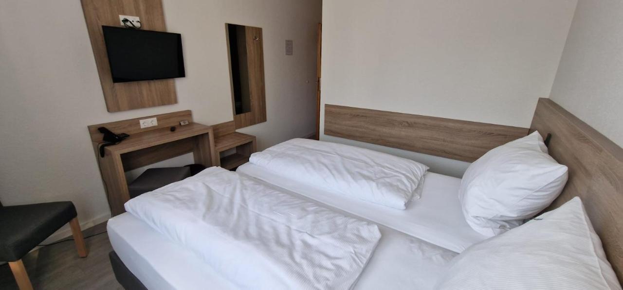 Hotel Ladage Frankfurt am Main ภายนอก รูปภาพ