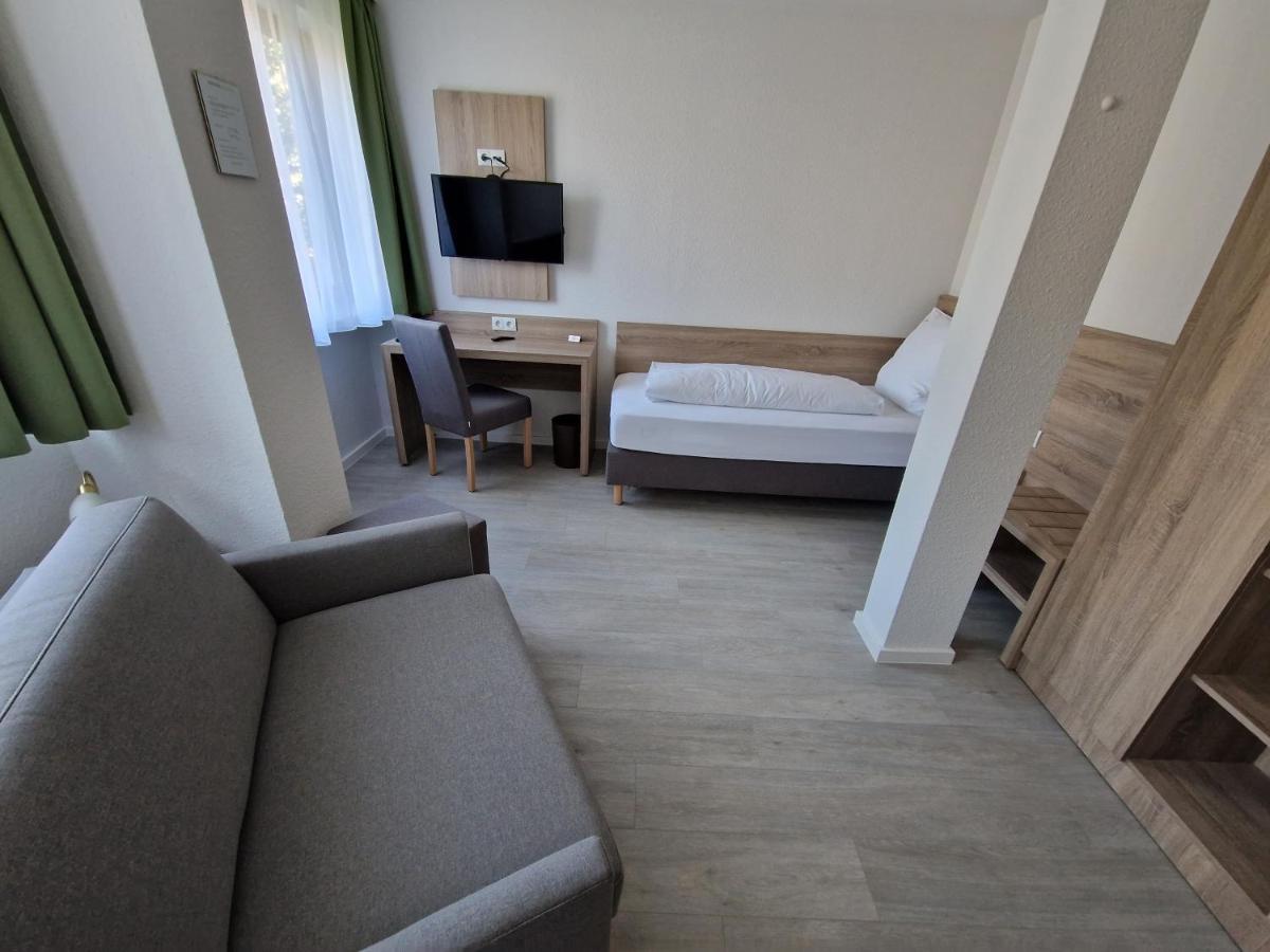 Hotel Ladage Frankfurt am Main ภายนอก รูปภาพ