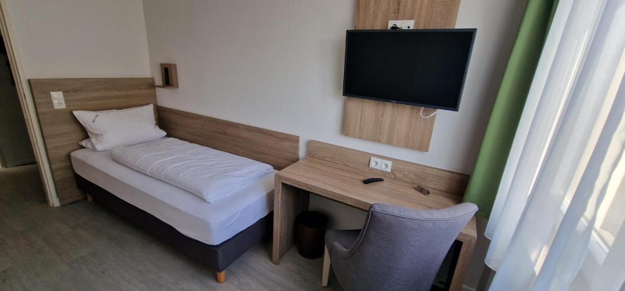 Hotel Ladage Frankfurt am Main ภายนอก รูปภาพ